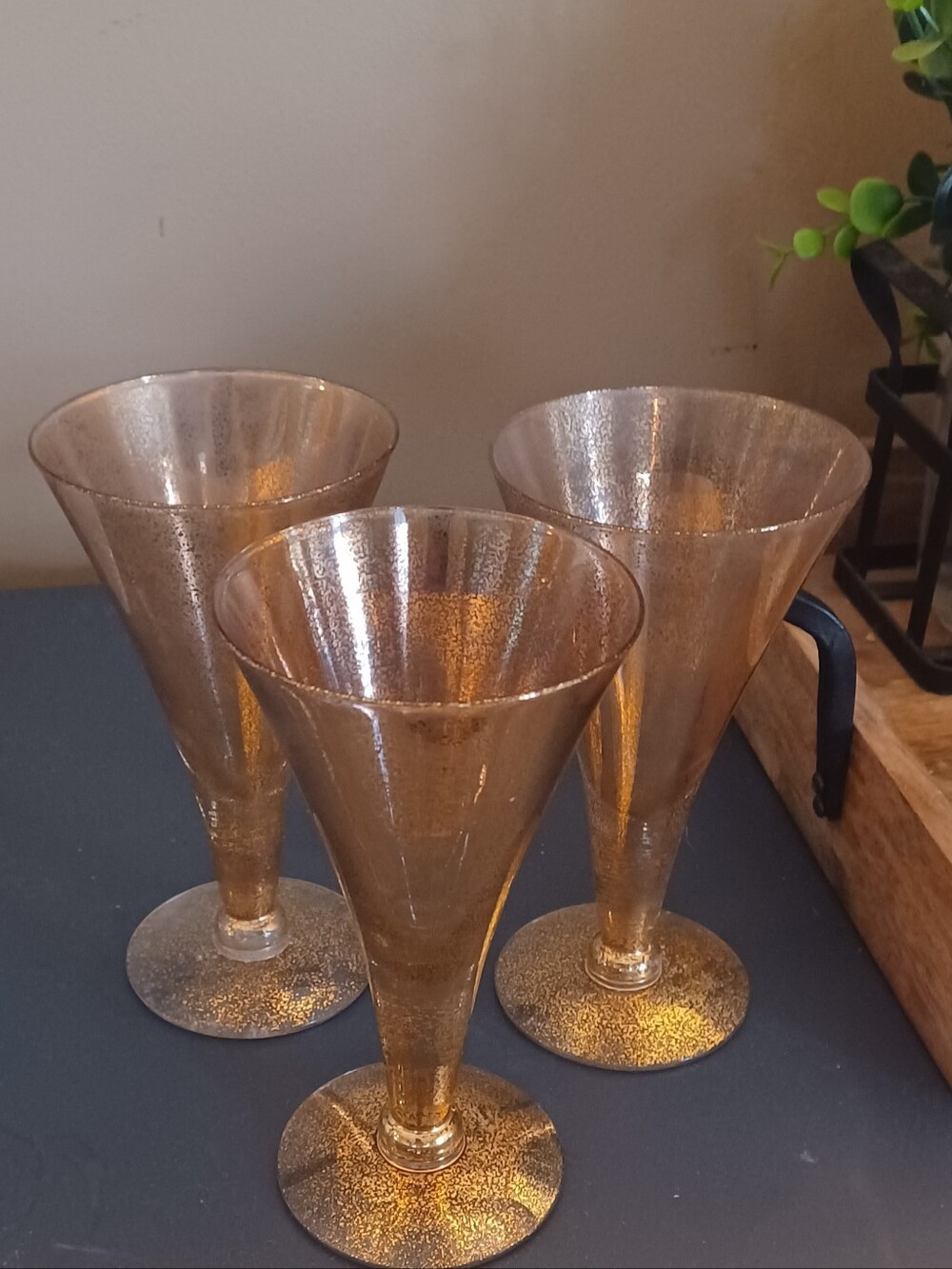 Set Of 3 Vintage Mid Century Dorothy Thorpe Style Gold Fleck Wine Glasses 6”